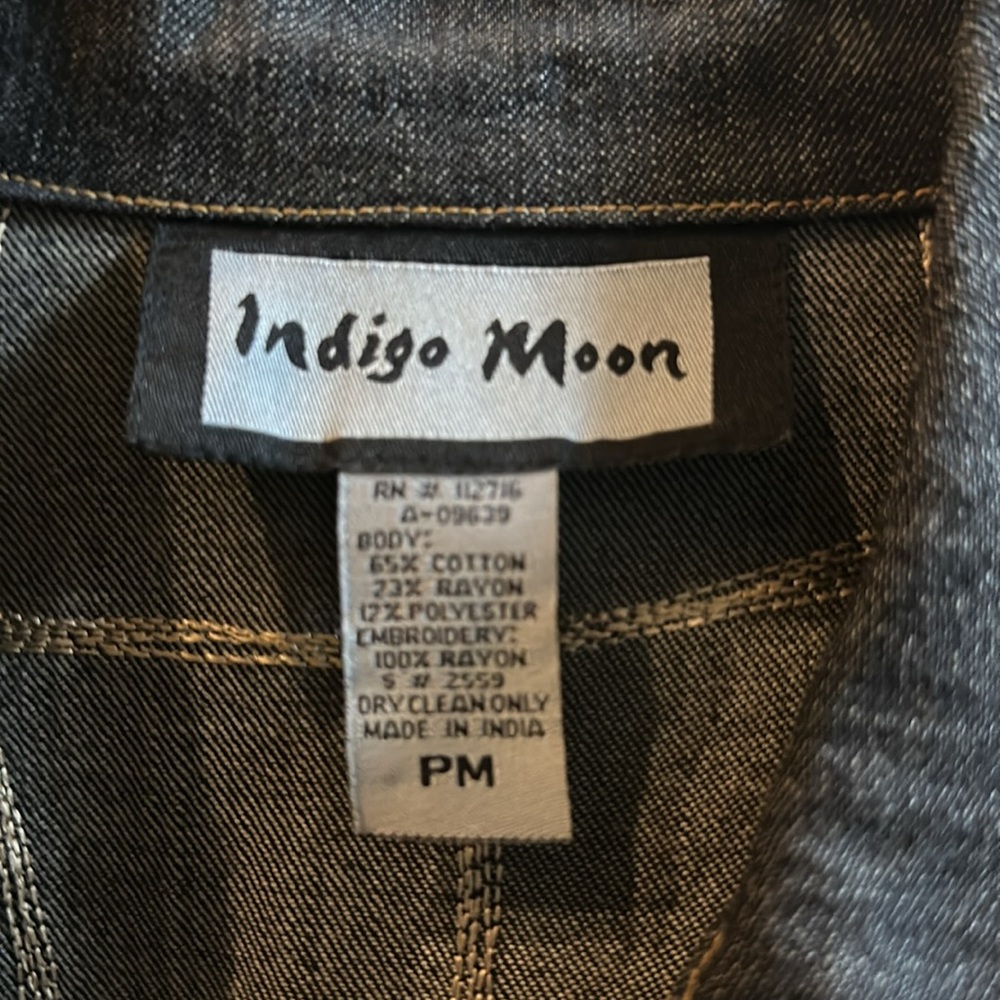 Creative and statement jacket. - Picture 8 of 8